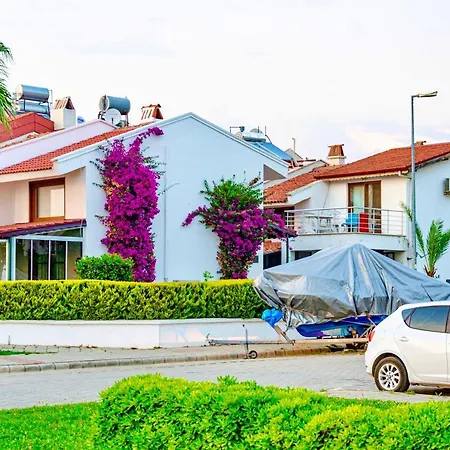Angeles - Marinada , Denize Sifir Sitede Vilă
